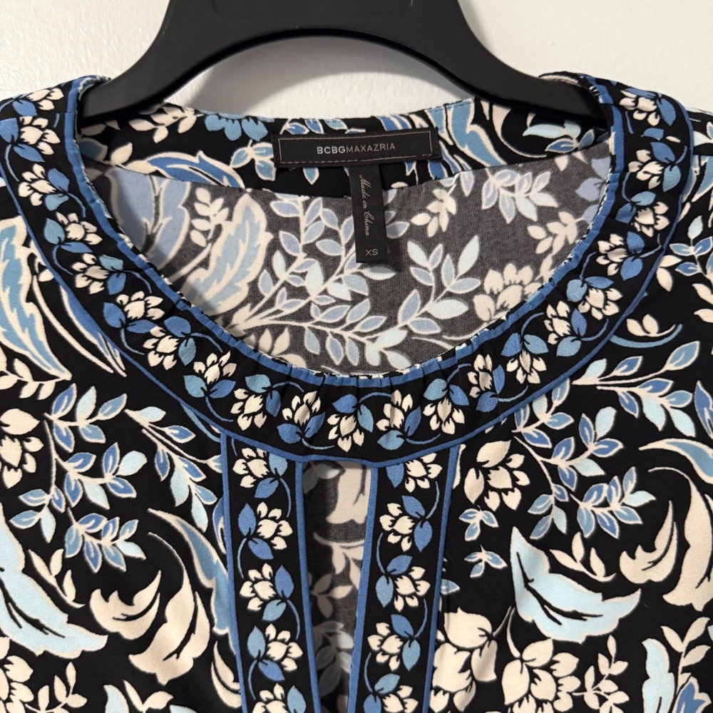 BCBGMAXAZRIA Blue Floral Keyhole Shift Dress XS Black 3/4 Sleeve Jersey Knit - Picture 2 of 13